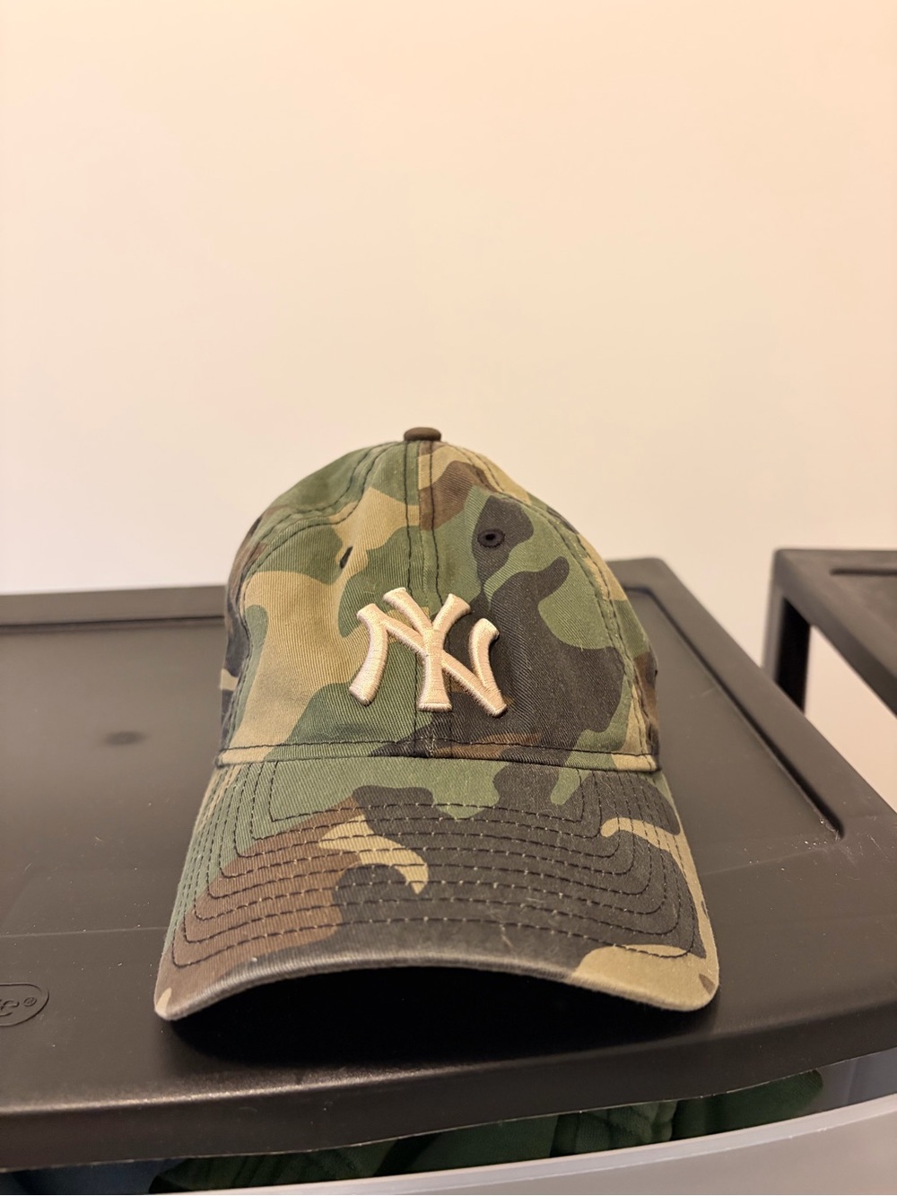 Camo Women’s hat with Embroidered NY Logo - Picture 1 of 1